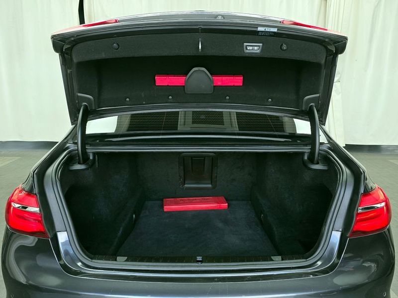2016 BMW 7 Series 750Li xDrive photo 20