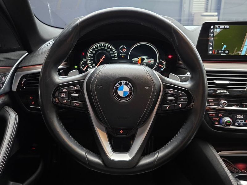 2017 BMW 5 Series 520d xDrive M Sport Package Plus photo 13