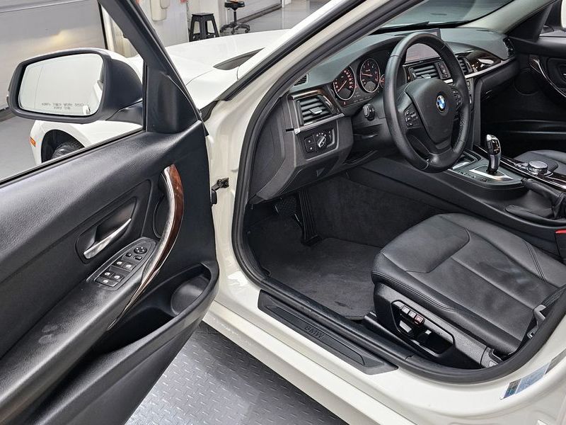 2015 BMW 3 Series 320d photo 10