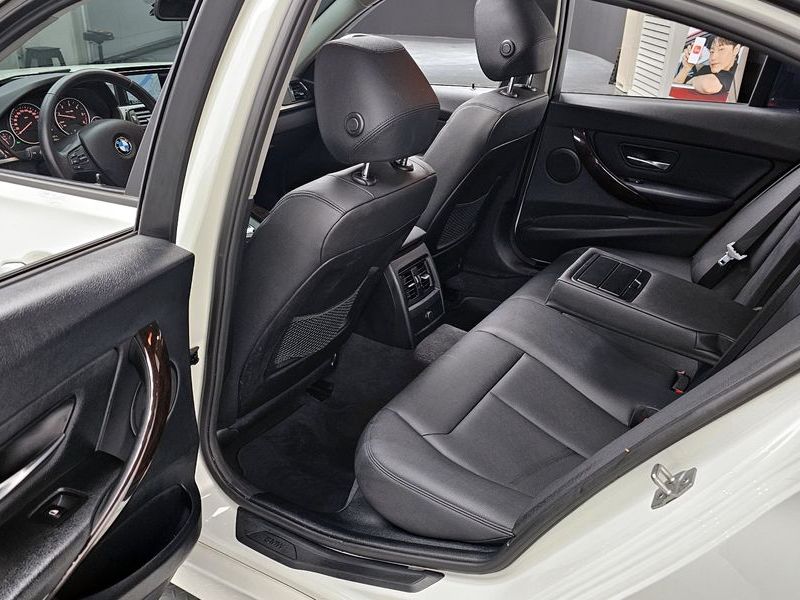 2015 BMW 3 Series 320d photo 11