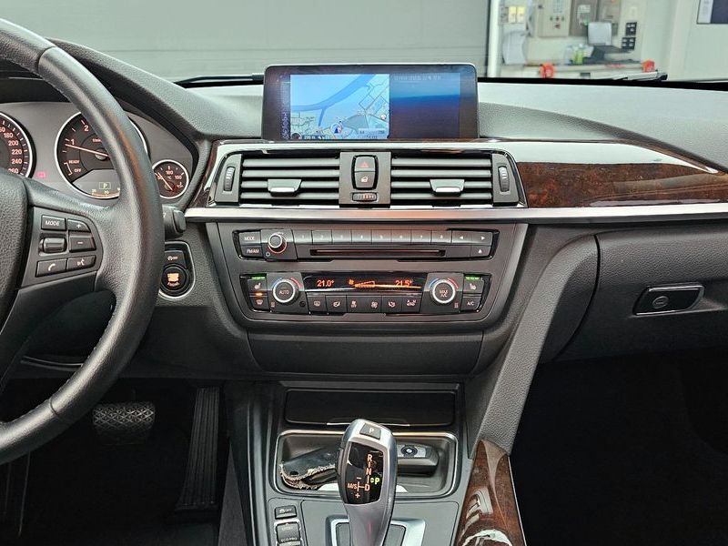2015 BMW 3 Series 320d photo 19