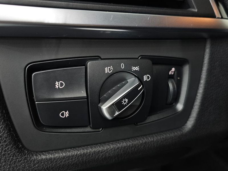 2016 BMW 3 Series 320d xDrive photo 16
