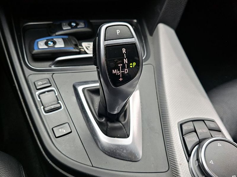 2016 BMW 3 Series 328i M Sport photo 9