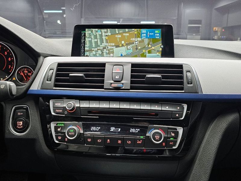 2016 BMW 3 Series 328i M Sport photo 14