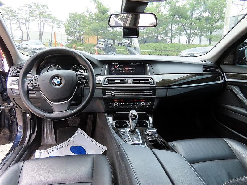2015 BMW 5 Series 528i Luxury photo 7
