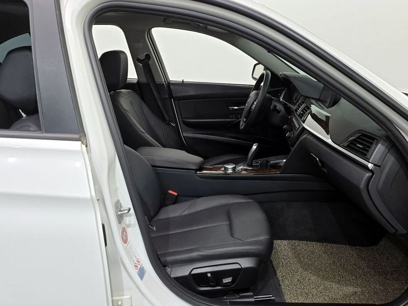 2015 BMW 3 Series 320d photo 11