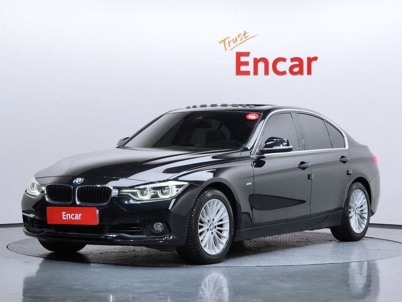 2016 BMW 3 Series 320i Luxury photo 1