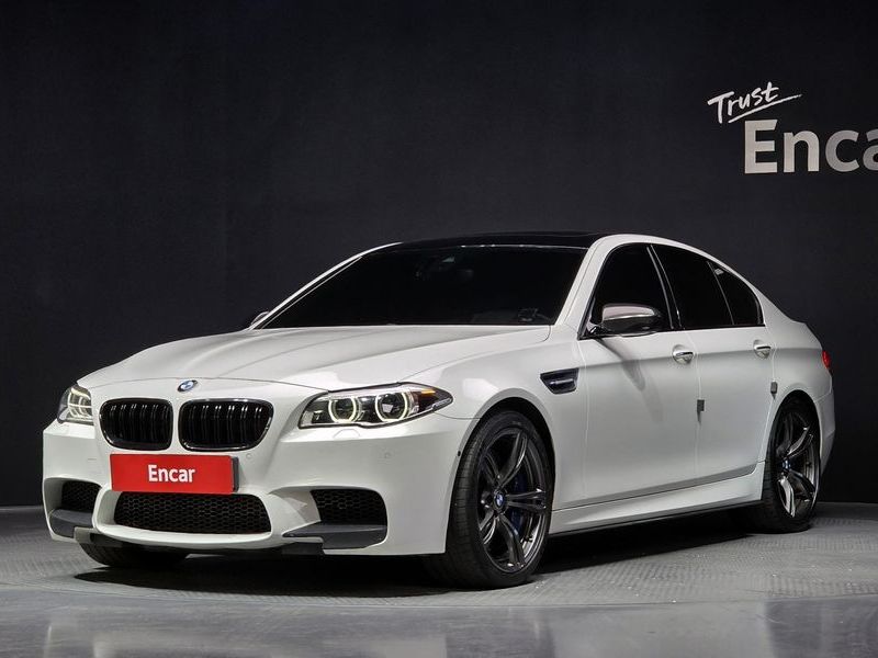 2016 BMW M5 Sedan photo 1