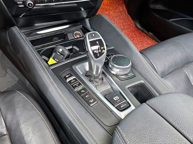 2017 BMW X6 xDrive 30d photo 9