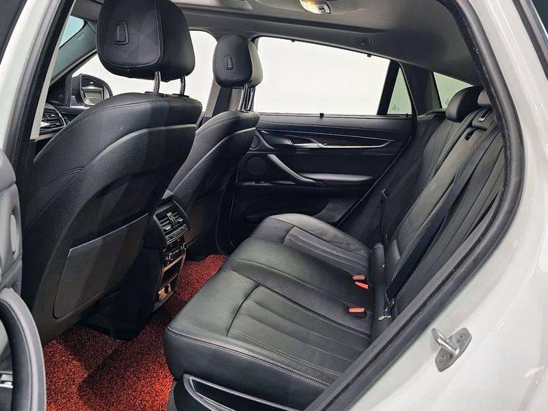 2017 BMW X6 xDrive 30d photo 12