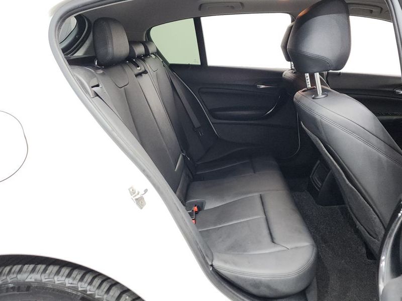 2016 BMW 1시리즈 118d Sport 5Door photo 12