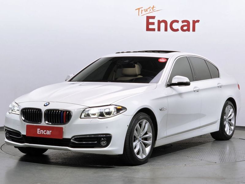 2016 BMW 5 Series 528i xDrive Luxury Plus photo 1