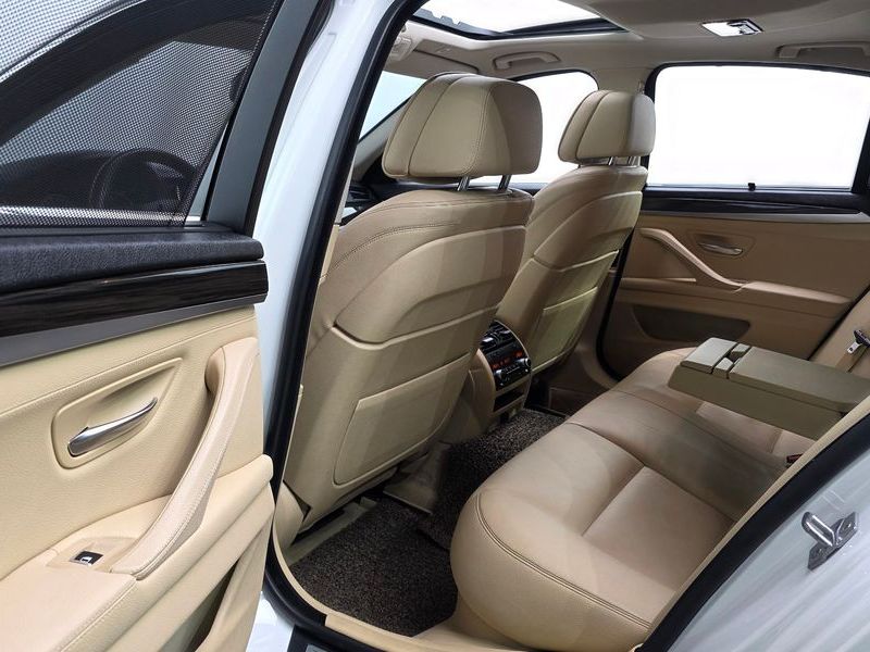 2016 BMW 5 Series 528i xDrive Luxury Plus photo 10