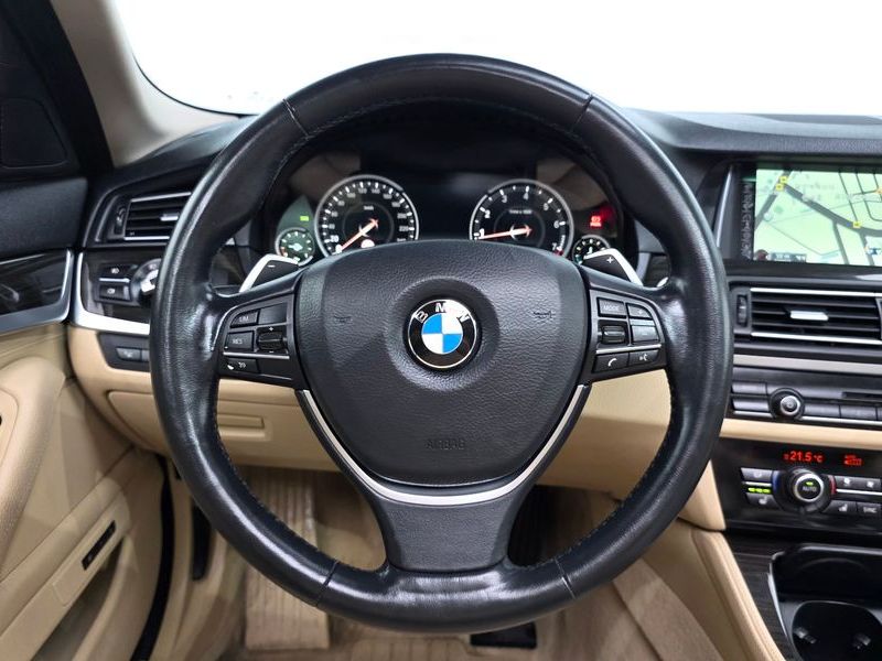 2016 BMW 5 Series 528i xDrive Luxury Plus photo 11