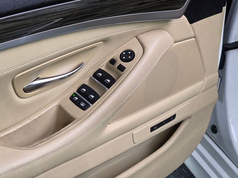 2016 BMW 5 Series 528i xDrive Luxury Plus photo 15
