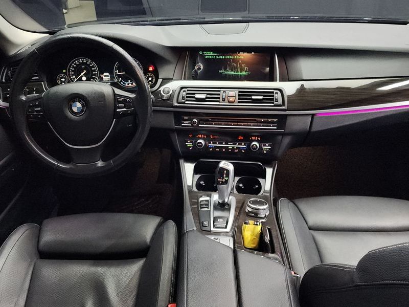 2016 BMW 5 Series 520d Luxury Plus photo 7
