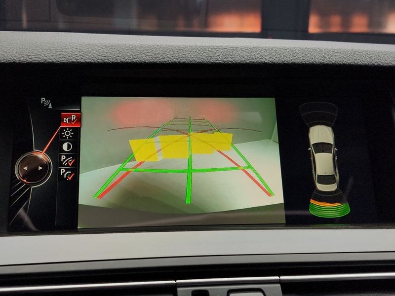 2016 BMW 5 Series 520d Luxury Plus photo 15