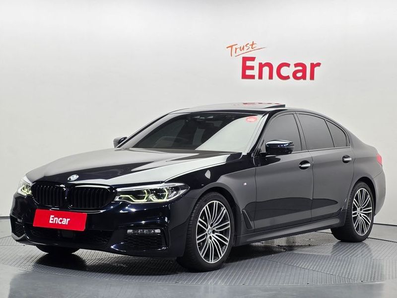 2017 BMW 5 Series 530d M Sport Package photo 1
