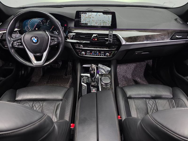 2017 BMW 5 Series 530d M Sport Package photo 7