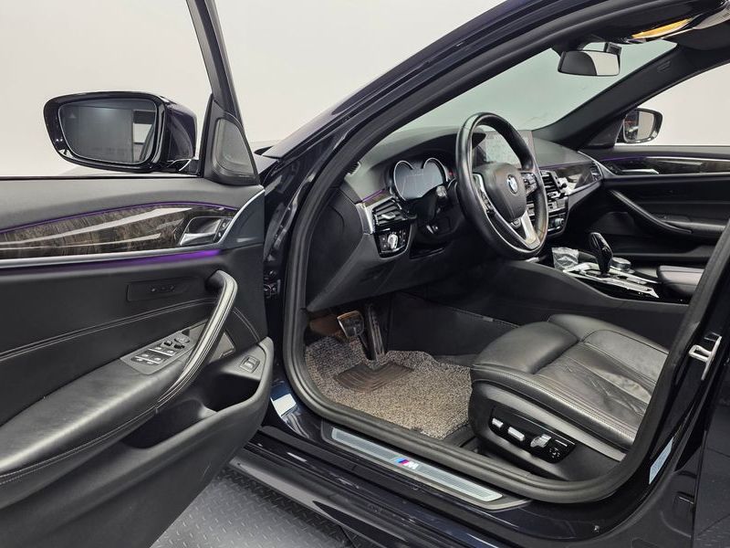 2017 BMW 5 Series 530d M Sport Package photo 10