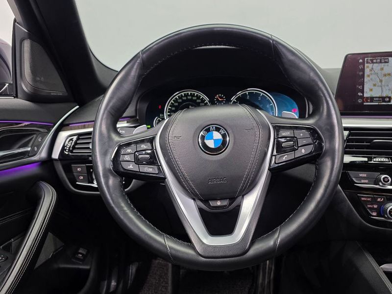 2017 BMW 5 Series 530d M Sport Package photo 13