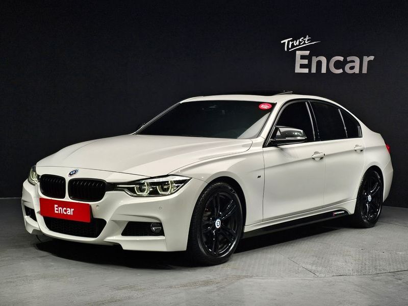 2016 BMW 3 Series 320i M Sport photo 1
