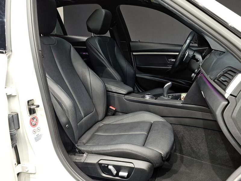 2016 BMW 3 Series 320i M Sport photo 10