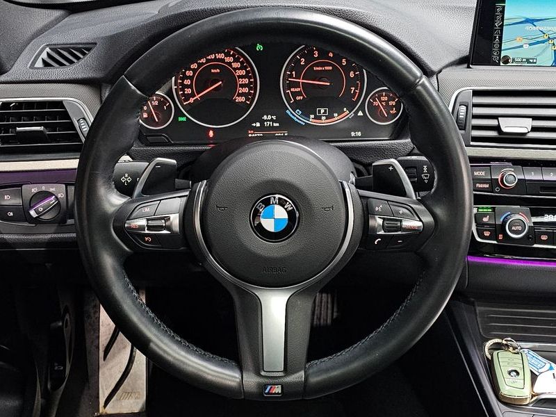 2016 BMW 3 Series 320i M Sport photo 14