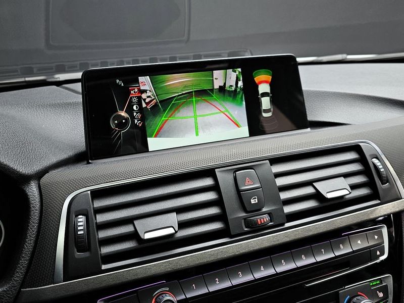 2016 BMW 3 Series 320i M Sport photo 17
