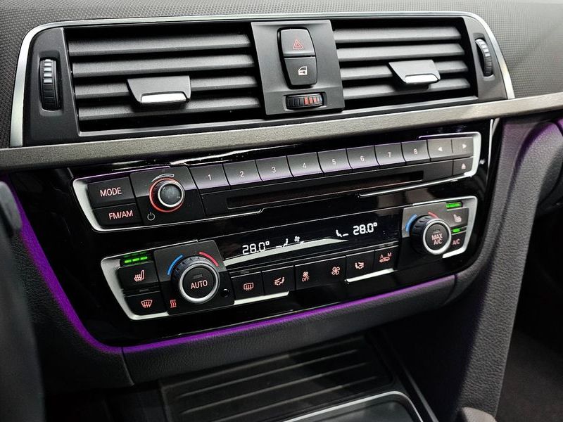 2016 BMW 3 Series 320i M Sport photo 18