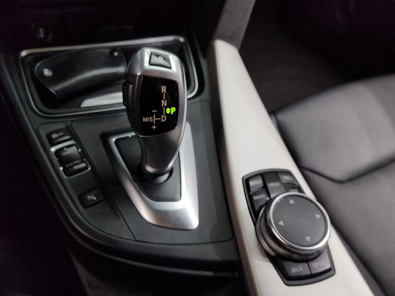 2015 BMW 3 Series 320d ED Edition photo 9