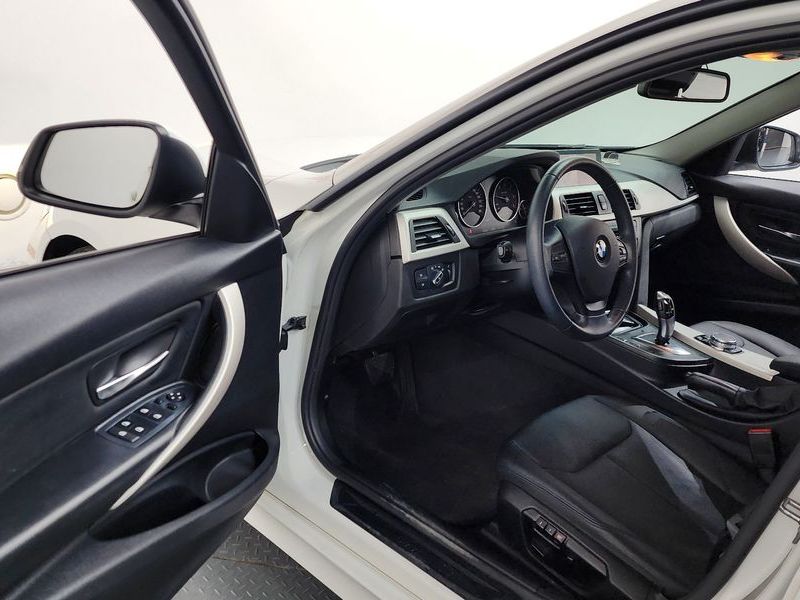 2015 BMW 3 Series 320d ED Edition photo 10
