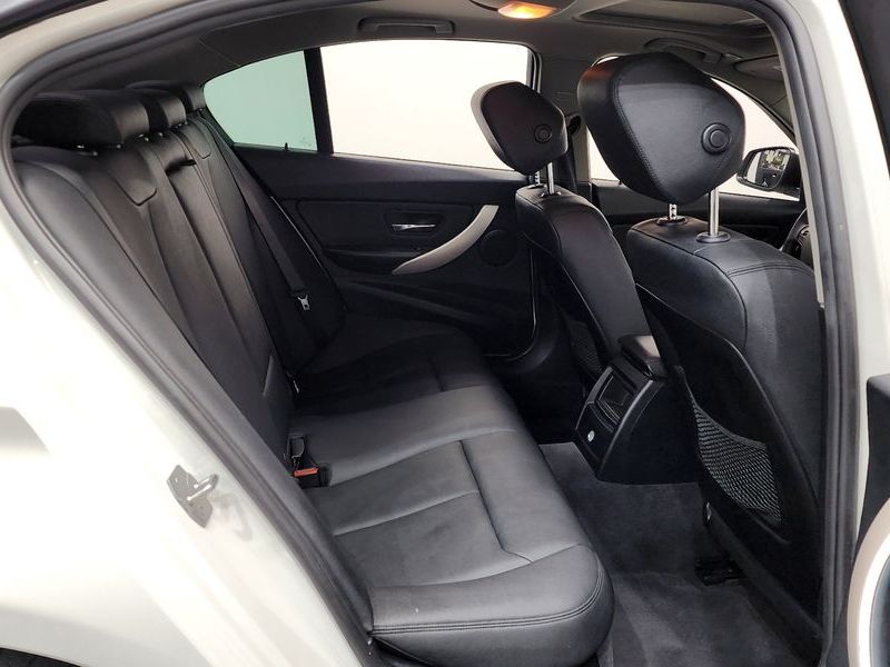2015 BMW 3 Series 320d ED Edition photo 12
