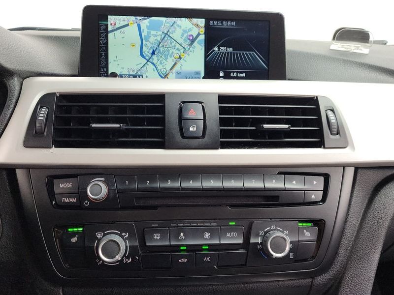 2015 BMW 3 Series 320d ED Edition photo 14