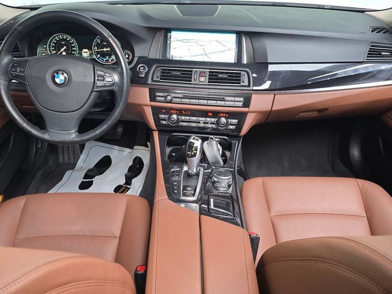2016 BMW 5 Series 520d xDrive M Aero Dynamic photo 7