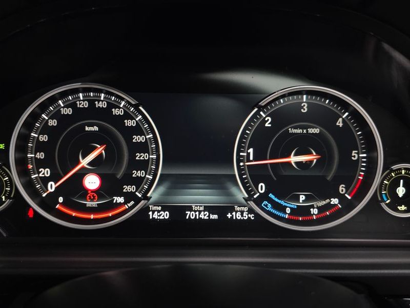 2016 BMW 5 Series 520d xDrive M Aero Dynamic photo 8