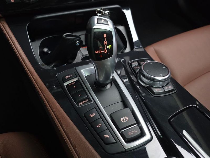 2016 BMW 5 Series 520d xDrive M Aero Dynamic photo 9