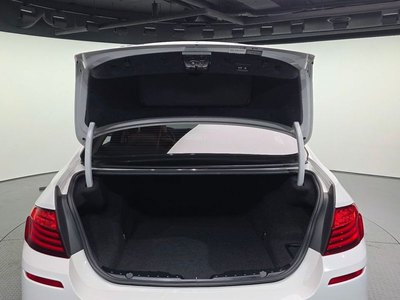 2016 BMW 5 Series 520d xDrive M Aero Dynamic photo 20