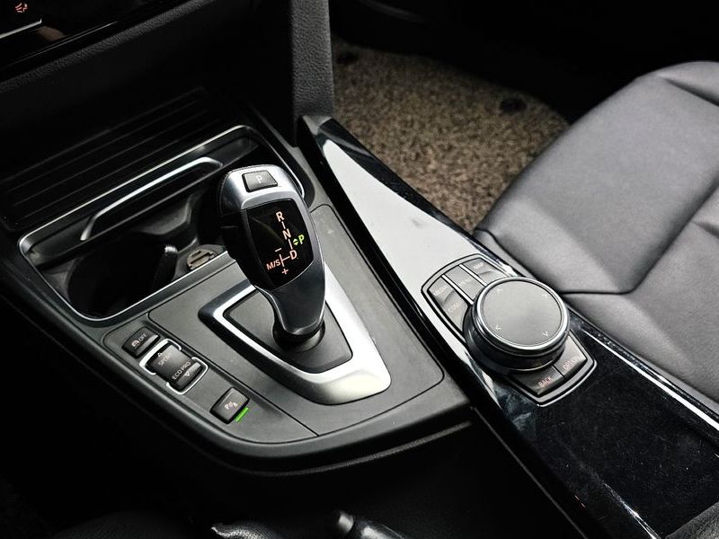 2017 BMW 3 Series 320d photo 9