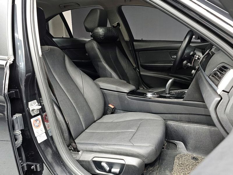 2017 BMW 3 Series 320d photo 10