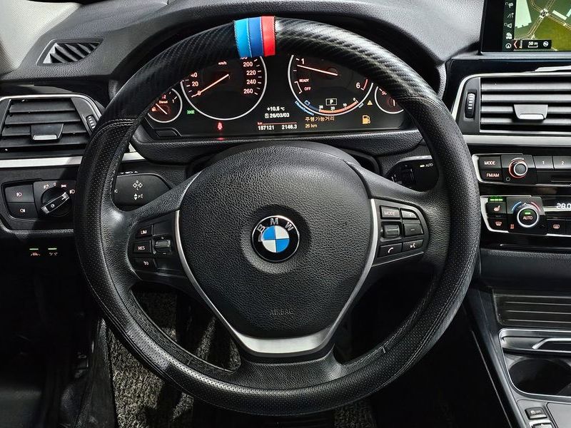 2017 BMW 3 Series 320d photo 14