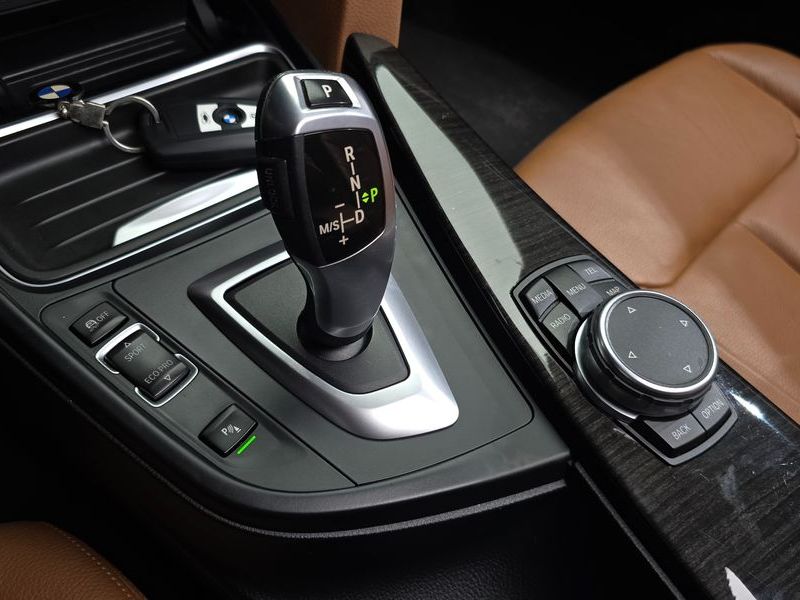 2015 BMW 4 Series 420d Luxury GranCoupe photo 9
