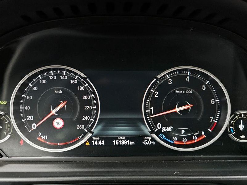 2016 BMW 5 Series 528i M Aero Dynamic photo 8