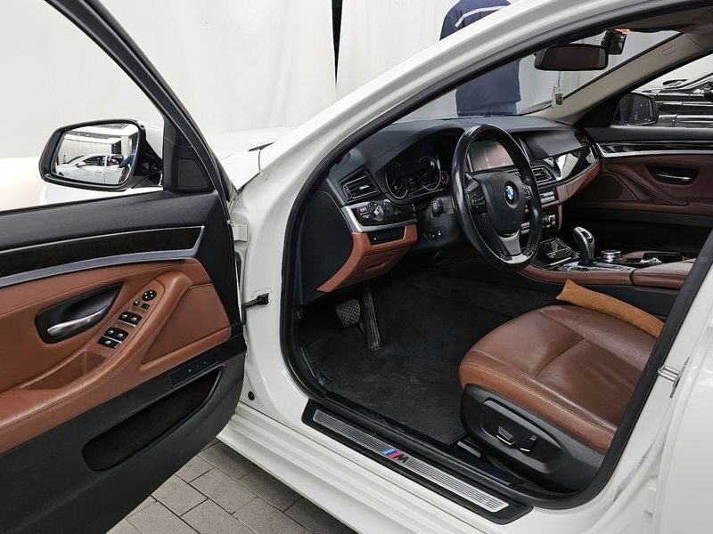 2016 BMW 5 Series 528i M Aero Dynamic photo 10