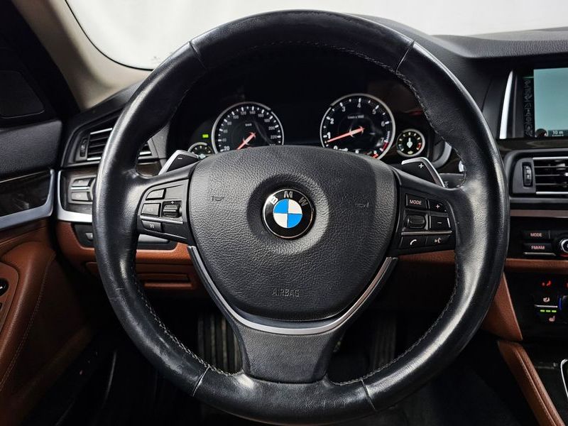 2016 BMW 5 Series 528i M Aero Dynamic photo 13