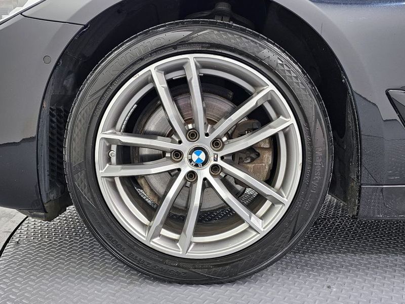 2017 BMW 5 Series 520d M Sport Package Plus photo 20