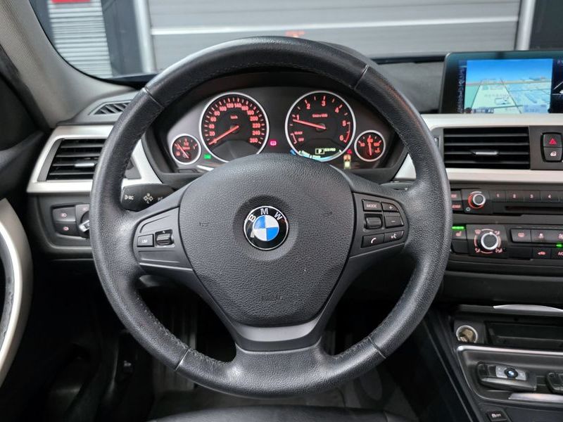 2015 BMW 3 Series 320d ED Edition photo 12