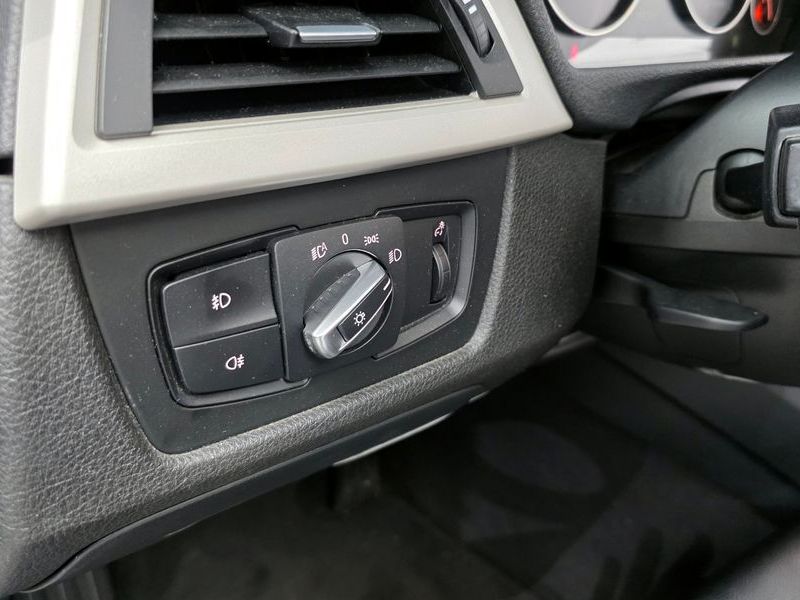 2015 BMW 3 Series 320d ED Edition photo 15