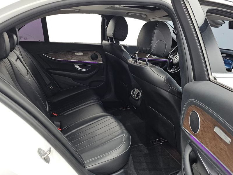 2017 Mercedes-Benz E-Class E220d Exclusive photo 12