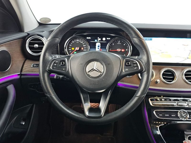 2017 Mercedes-Benz E-Class E220d Exclusive photo 13